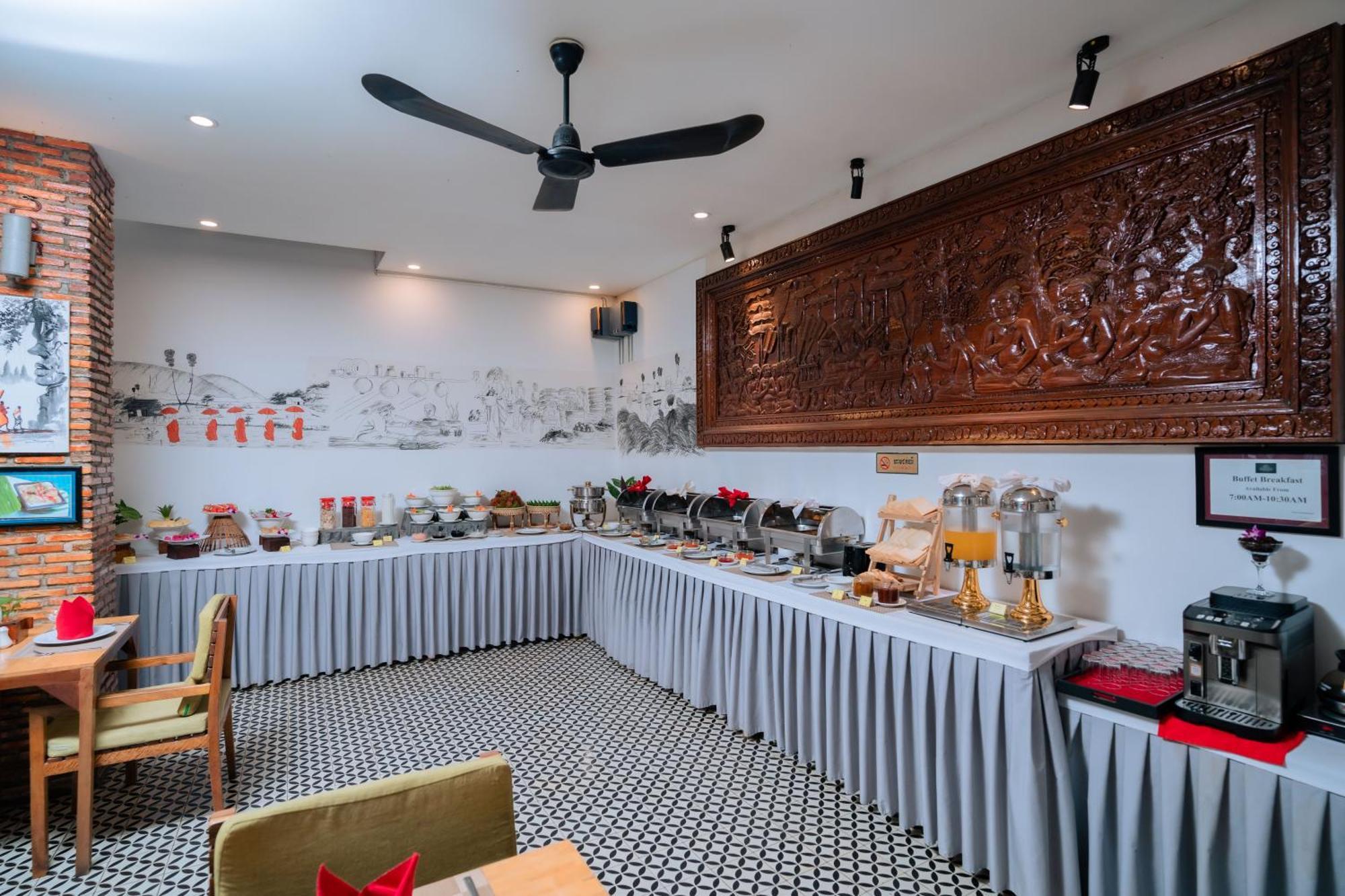 Home Chic Hotel Phnom Penh Exterior foto
