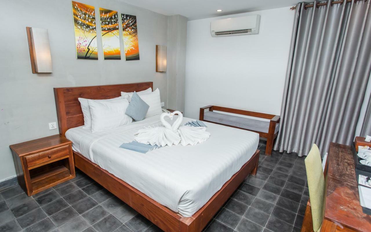 Home Chic Hotel Phnom Penh Exterior foto